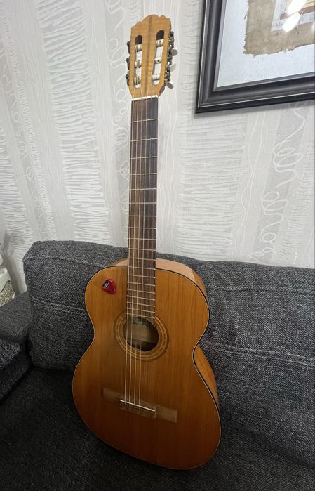 Продам гитару Musima