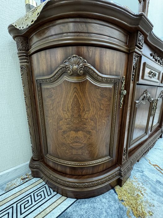 Продается комод с зеркалом