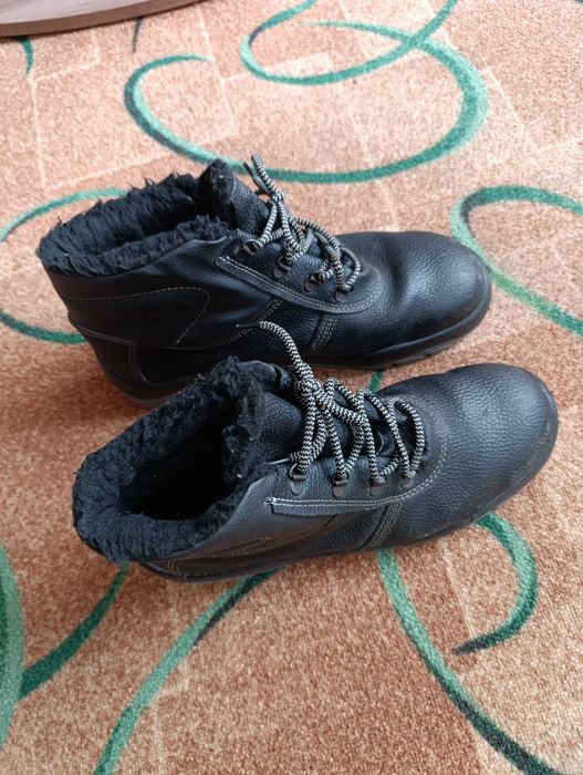 Продам рабочую обувь