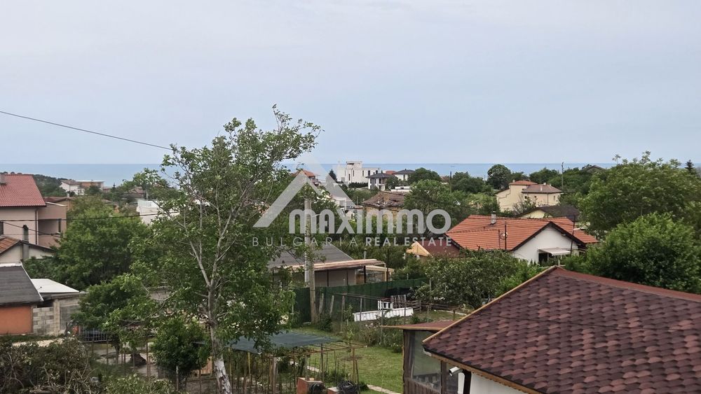 Парцел в Варна-м-т Траката площ 1080 цена 180000