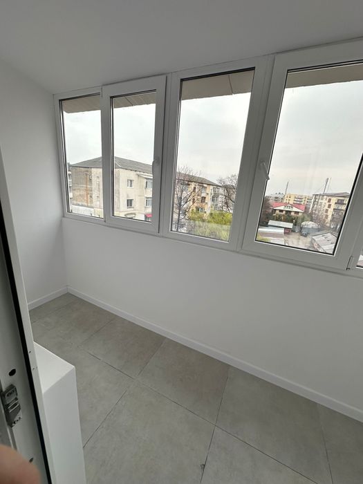 Inchiriez apartament cu 2 camere