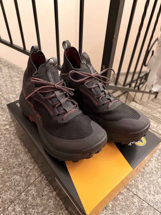 Туристически обувки La Sportiva 40 номер