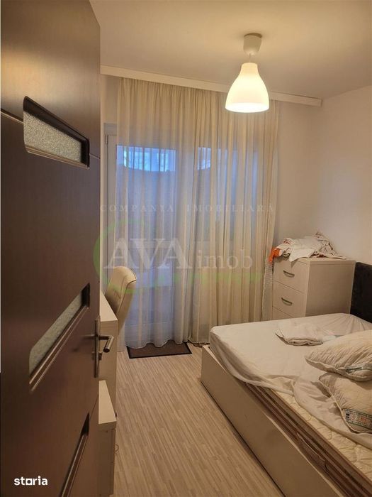 Apartament 3 camere ,zona Cora