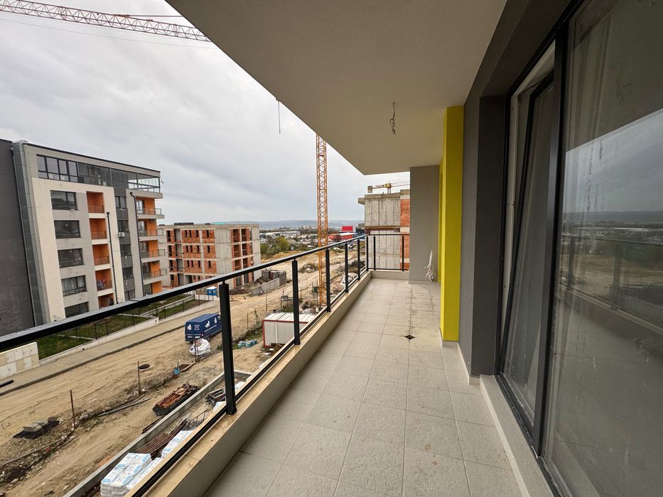 Продава  двустаен апартамент в ж.к Владислав Варненчик