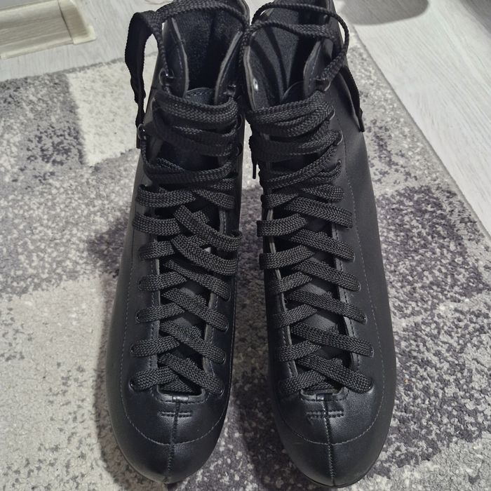 Patine pentru patinaj artistic 44