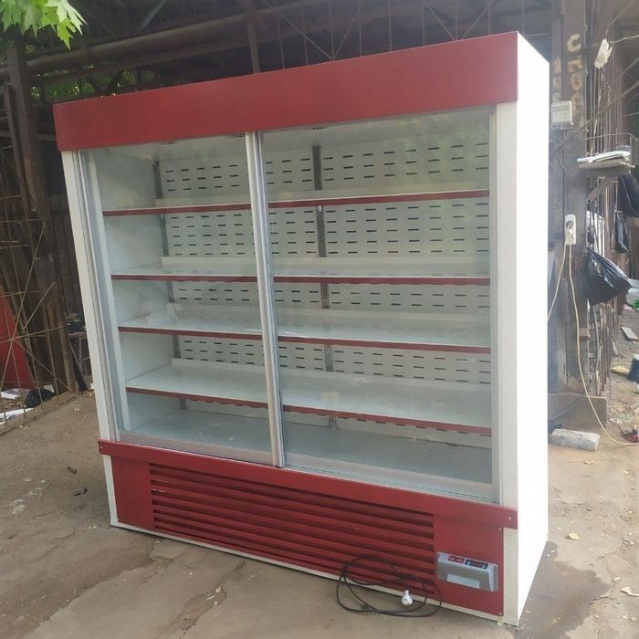 Витринные холодильник
