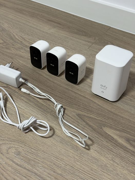 Sistem EufyCam 2C – 3 camere wireless + HomeBase 2