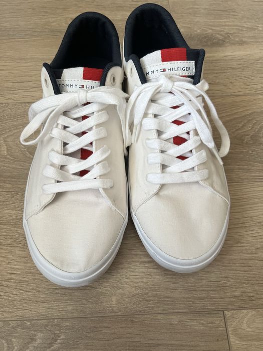 Бели кецове Tommy Hilfiger 42 номер