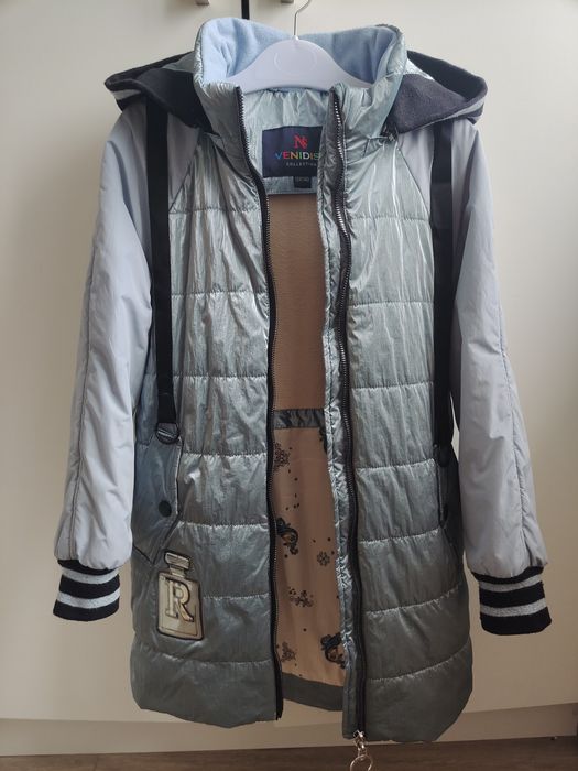 Продам куртку на девочку