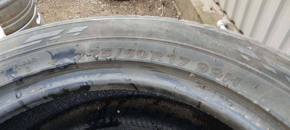 225/60 р17 шины летние  продам