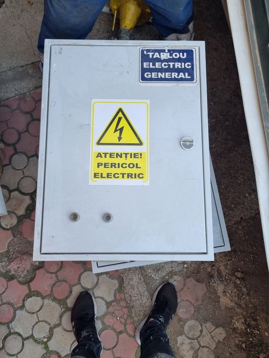 Vand tablouri electrice..