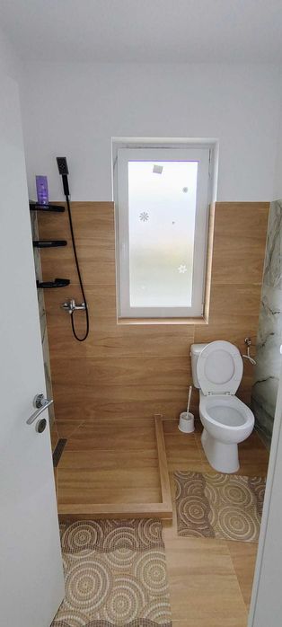 Inchiriez apartament 2 camere - curte - prima inchiriere - 370 euro