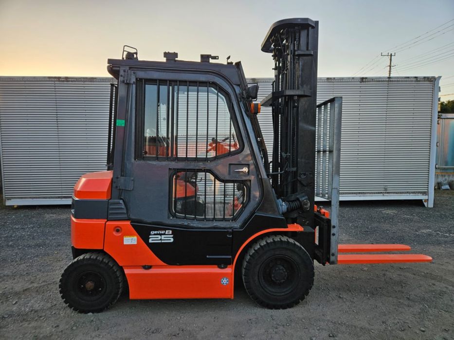 Вилочный погрузчик