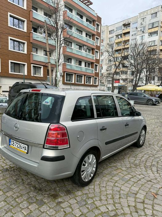Опел зафира 2007г бензин седем местен