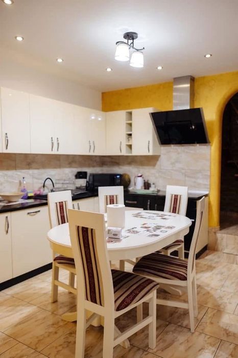 Casă spațioasă 6 dormitoare + casă tip A-Frame în