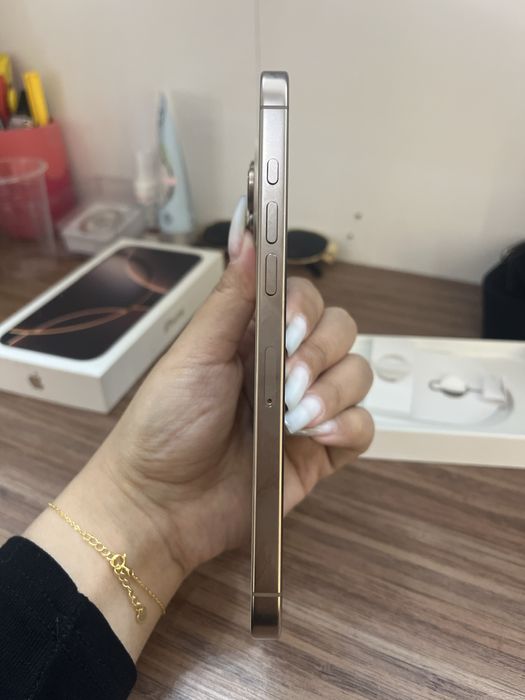 Продам IPhone 16 pro max