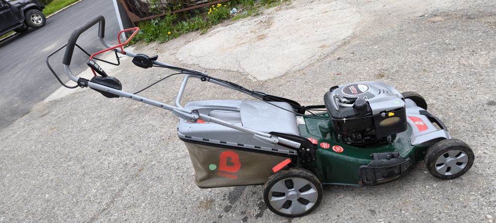 Бензинова самоходна косачка