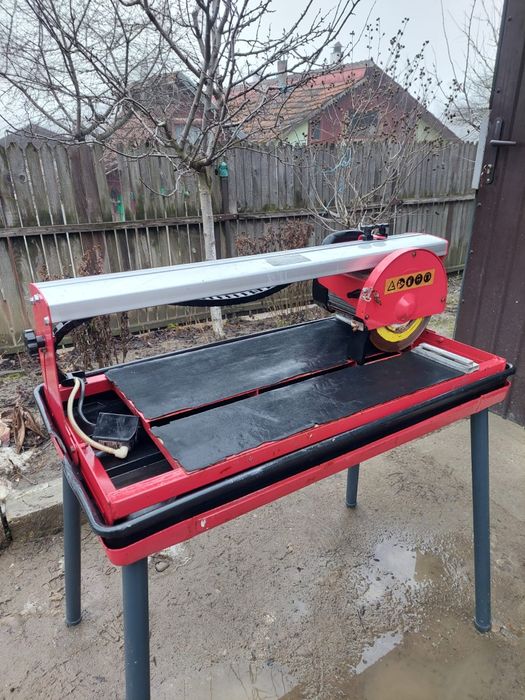 Masina de taiat gresie/faianta etc cu apa