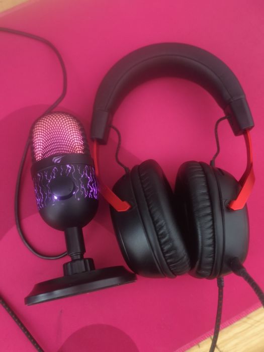 Продам игровые наушники Hyperx cloud3 и микрофон havit в подарок