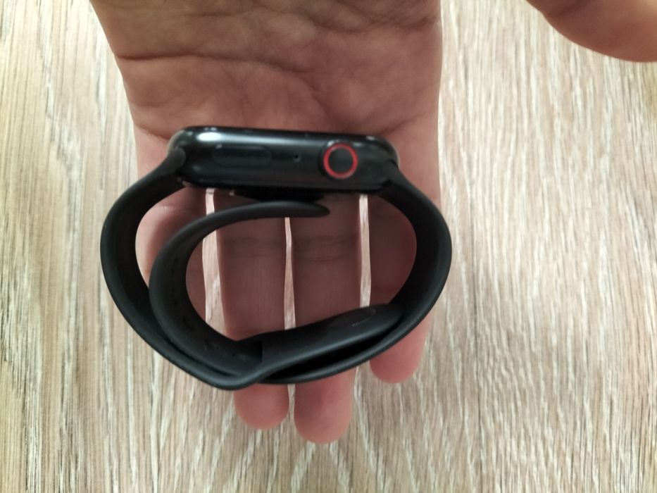 Продаю телефон не рабочи