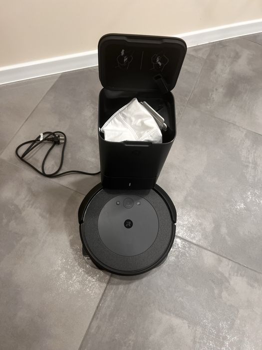Прахосмукачка Робот iRobot Roomba i3 +(i3553)