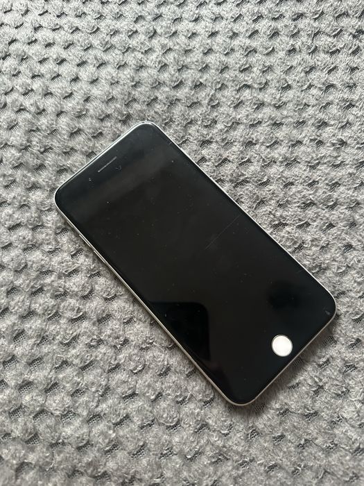 Vând Iphone 7 Plus 32gb- Silver