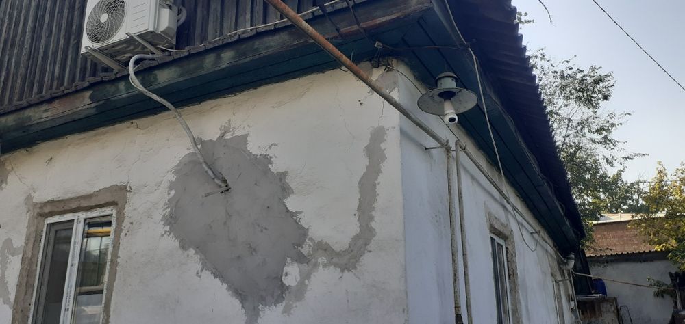 Продам дом возле базара