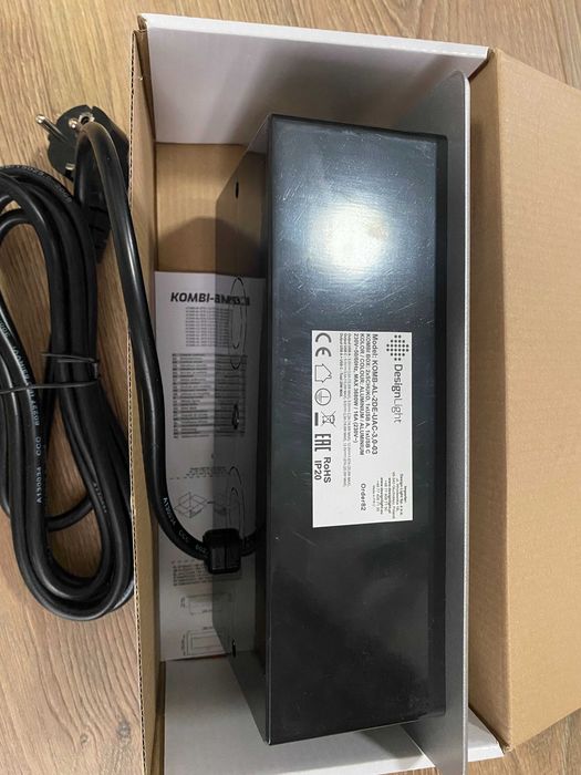 Контакт за вграждане в плот, сив с Push open капак + 2 USB ,нов