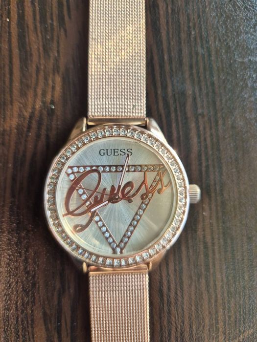 Guess 36mm дамски часовник