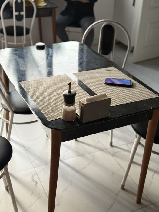 Продам стол бу в хорошем состоянии