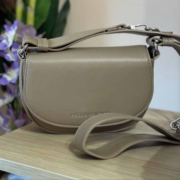 Нови Keddo Couture чанти в бежово и мента