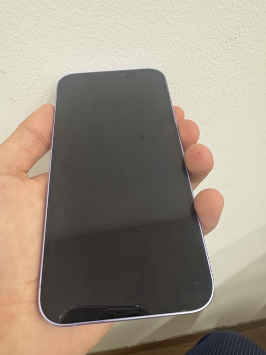 Продам Iphone 12