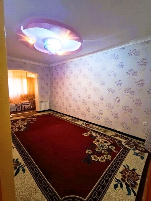 Продаётся квартира, 4-х комнатная, 2-этаж. Саттепо 42-дом