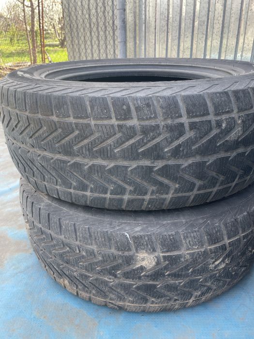 Продам шины б/у 235/60/R17