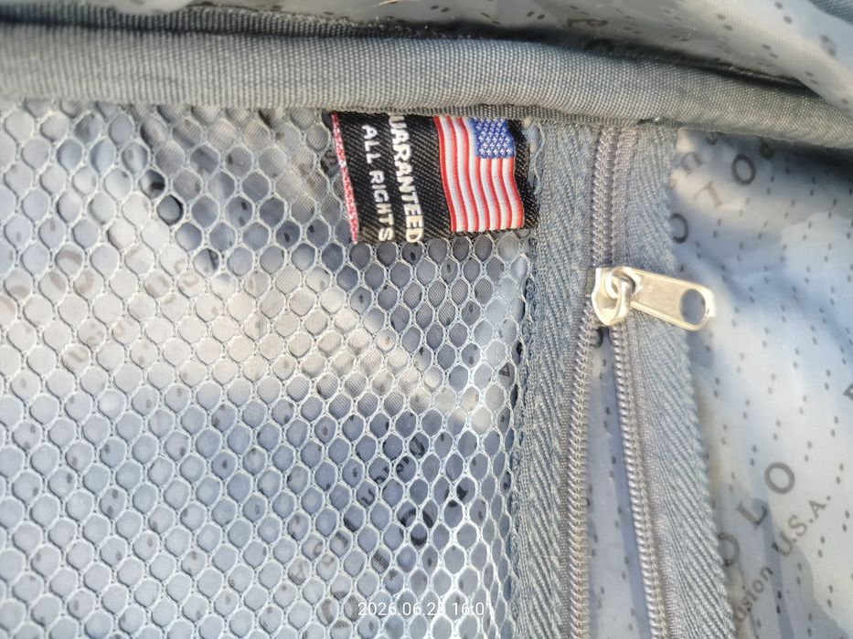 Продам чемодан " POLO " .