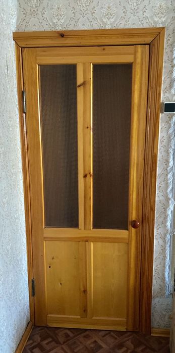 Дверь деревянная