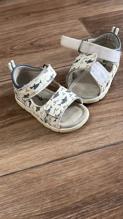 Продам за 500 тенге обувь для мальчика. 20 размер