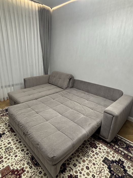 Продам диван угловой отличного качества