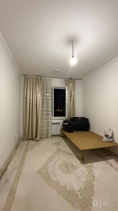 Srochno kvartira sotiladi 3 xonalli 6 etaj 70 kv