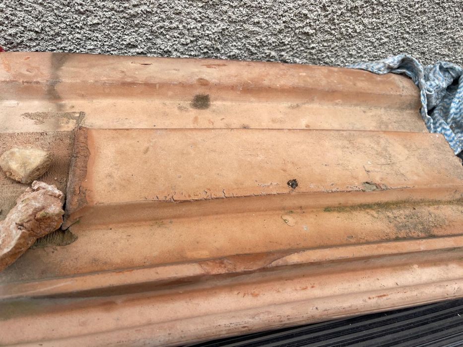 Tiglă - 2000 buc + coame - 100 buc