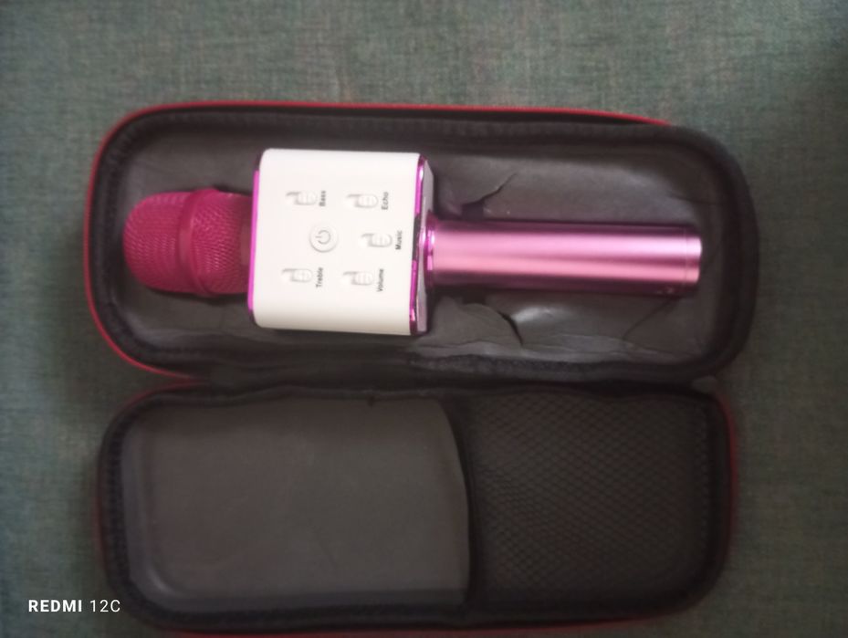 Продается караоке микрофон, состояние отличное.