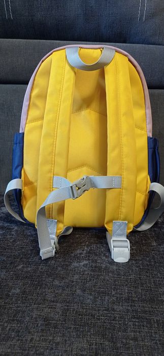 Рюкзак книги велик.