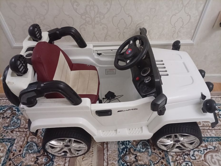 Машина игрушечная