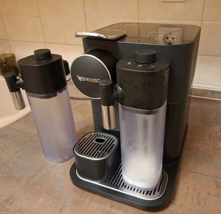 Espressor Nespresso DeLonghi Gran Lattissima