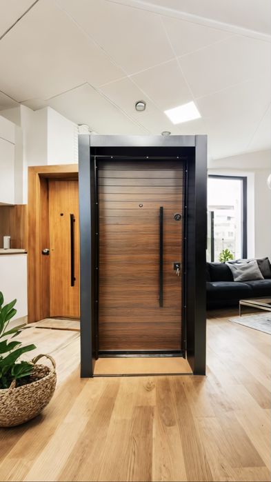 Входна врата с метална каса VERONA