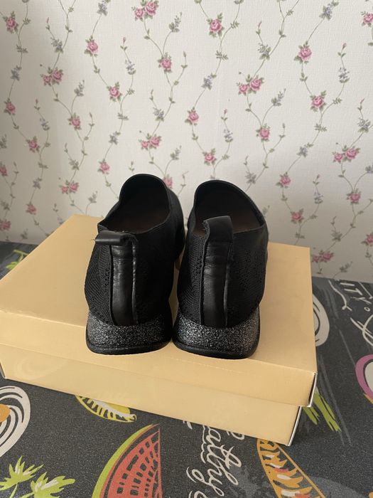 Продам женскую обувь