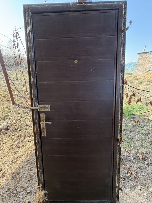 Темір есік сыртқы ванна бар