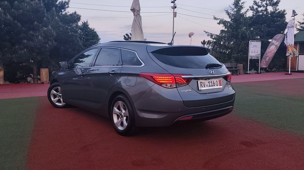 Hyundai i40/1.7 CRDI/134cp/panoramic/navigație/ cameră/Germania