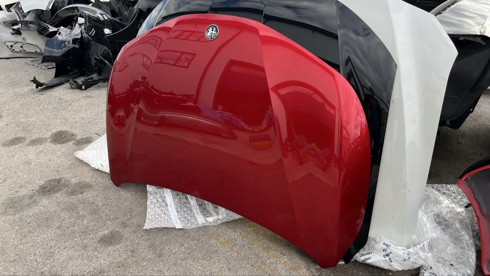 Alfa Romeo Junior преден капак