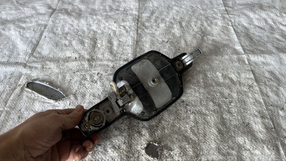 Mitsubishi Pajero дръжка предна лява врата